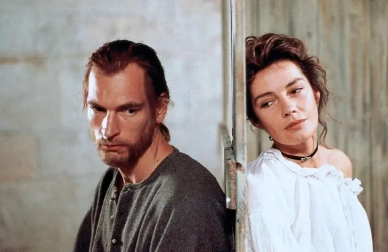 El sol también sale de noche