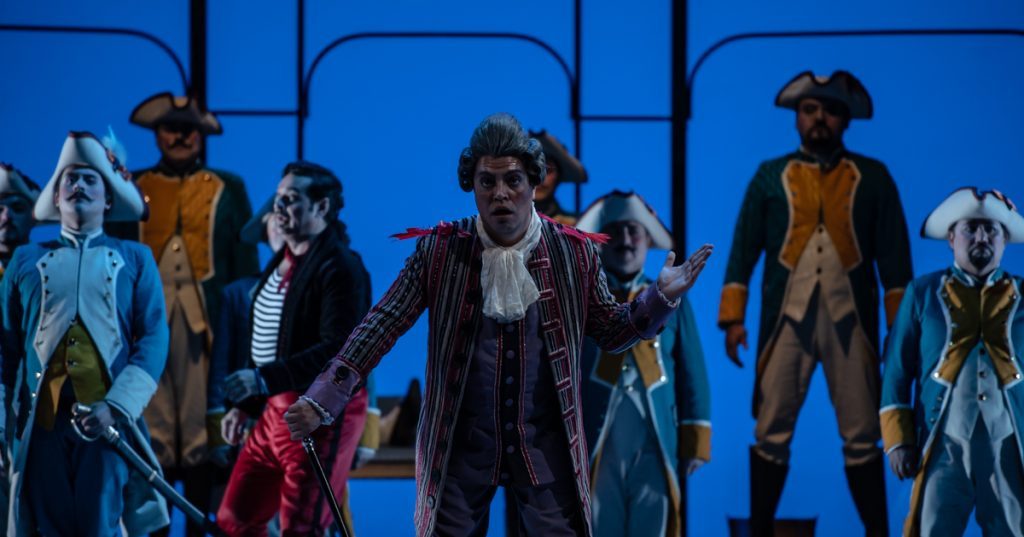 Elenco de la ópera El barbero de Sevilla en escena del Teatro Municipal de Santiago con vestuario período en tonos
