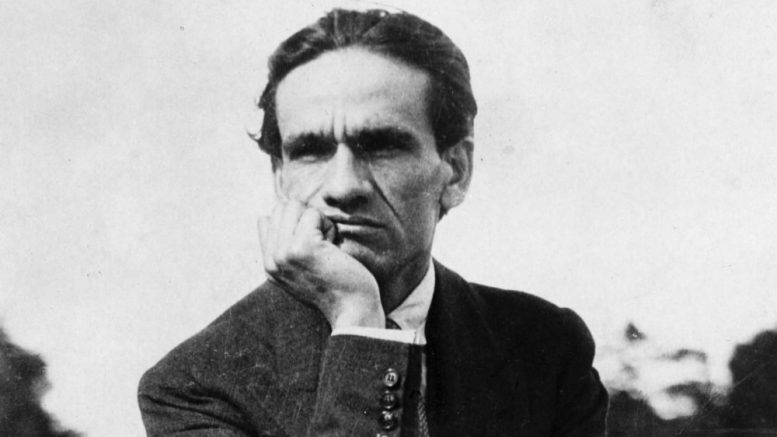 ¿Qué inspira a César Vallejo a escribir Trilce