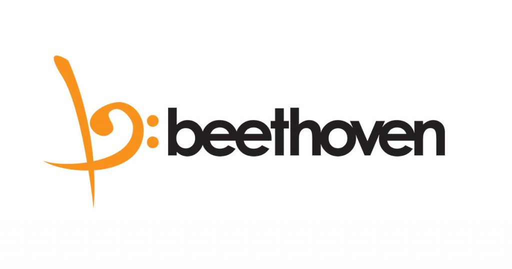 Logo de Radio Beethoven con símbolo musical estilizado en naranja y texto en negro sobre fondo blanco