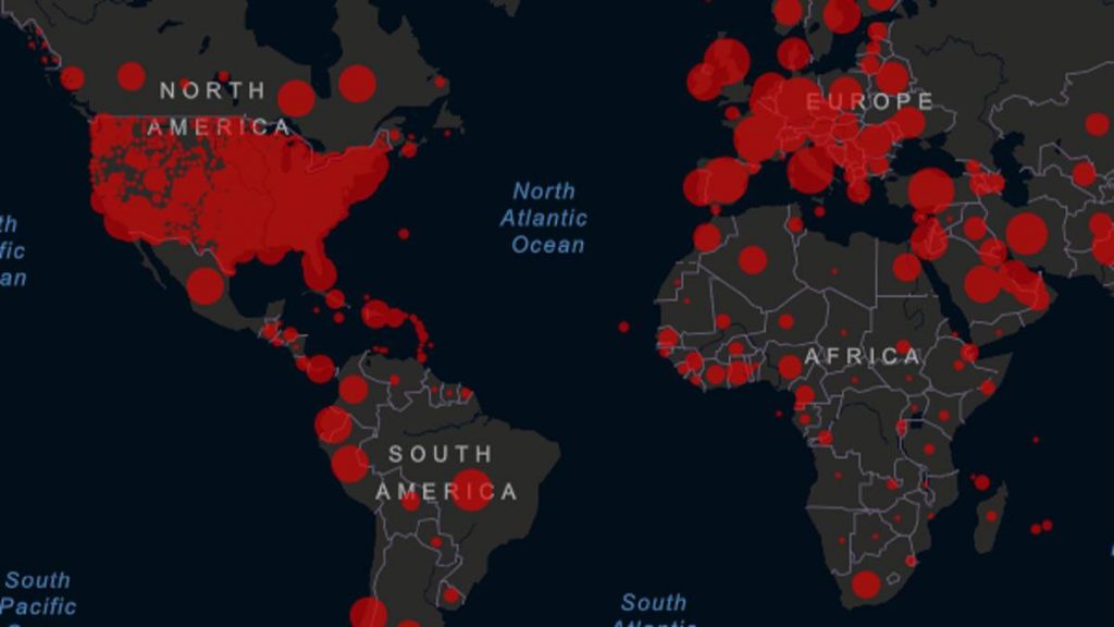 El Covid-19 es 700 veces más letal que la influenza Mapa mundial con regiones en rojo y gris indicando la propagación y casos de COVID-19 por continentes