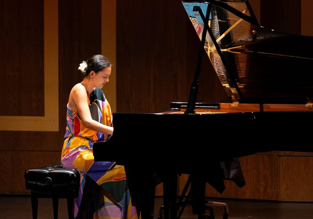 Mahani Teave_por Andrew Schwartz